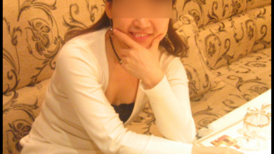 상봉한국관나이트, 중년의 밤을 불태우다: 웨이터 로또님과의 유쾌한 조우
